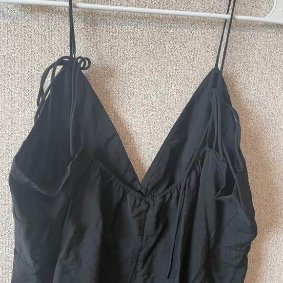 H&M Elegant Black‎ V-Neck Top - Picture 3 of 6